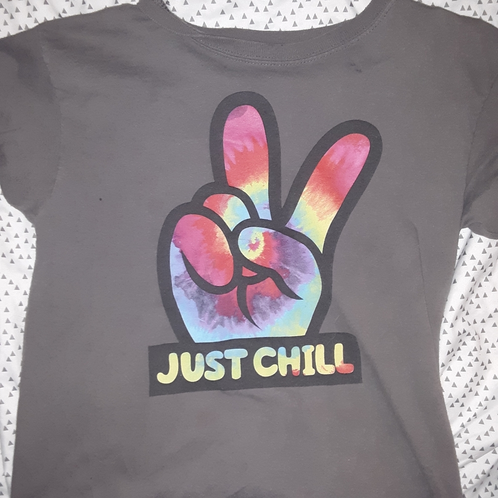 Short sleeve grey shirt